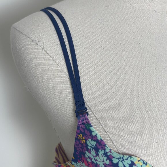 NWOT Victoria's Secret Very Sexy Push-Up Bra, size 36A - Picture 5 of 6